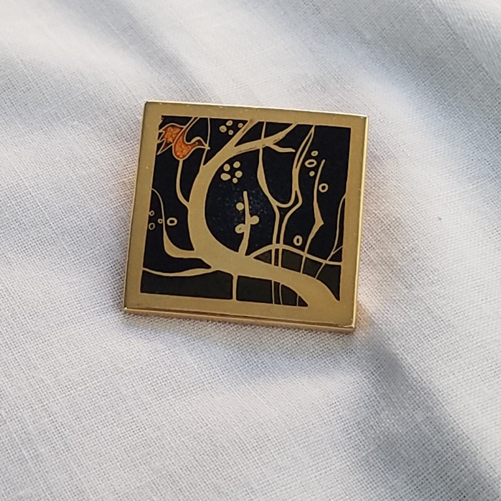Vintage De Passille Sylvestre Pin